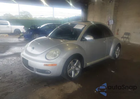 2006 Volkswagen New Beetle 2.5 from USA, damaged, VIN 3VWSG31C36M402659